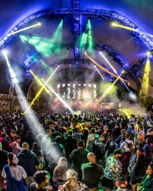 Live concert by Fox Stevenson